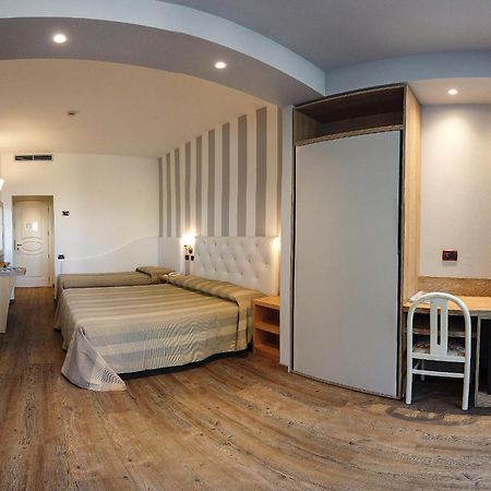 Hotel Derby Exclusive Milano Marittima Exterior photo