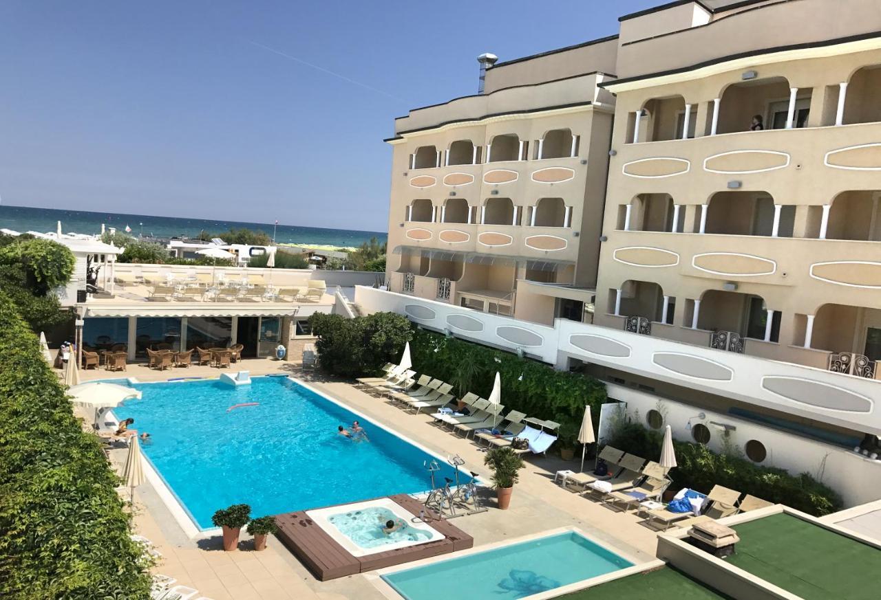 Hotel Derby Exclusive Milano Marittima Exterior photo
